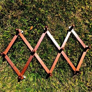 Accordion wall hooks/hanger